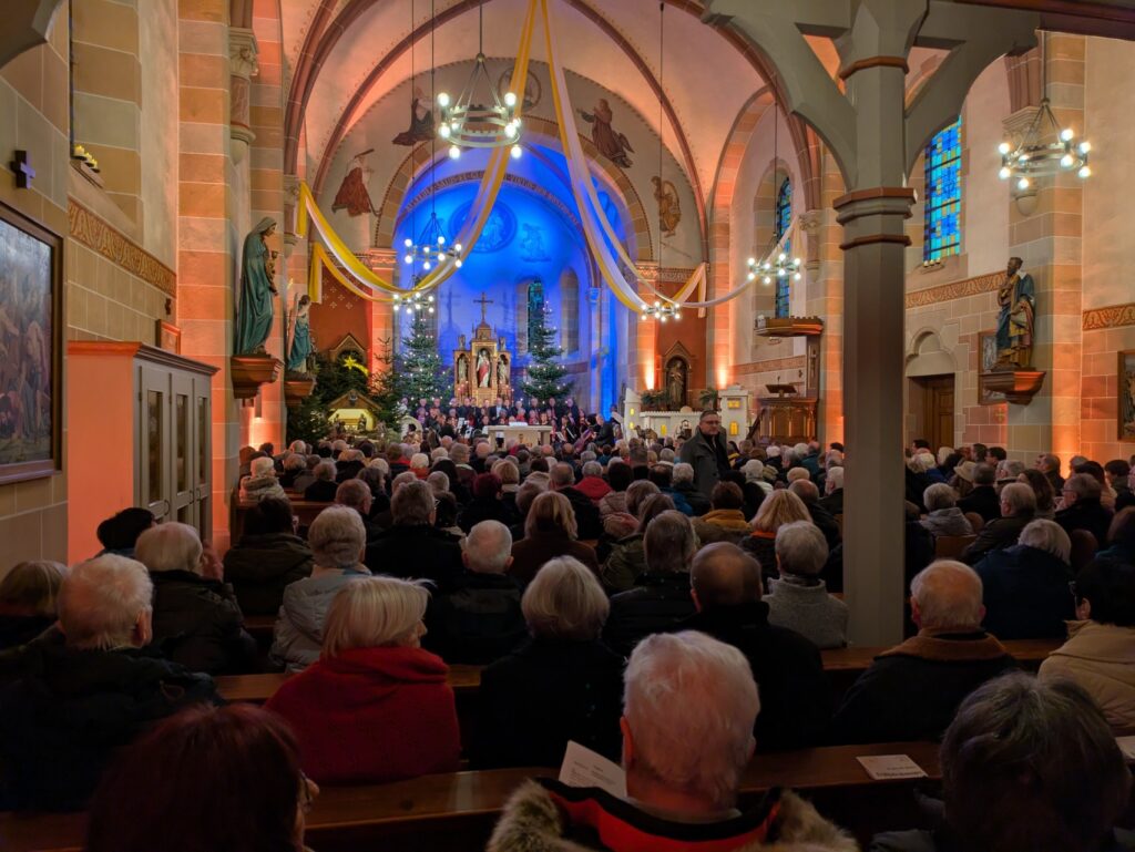 Volle Kirche